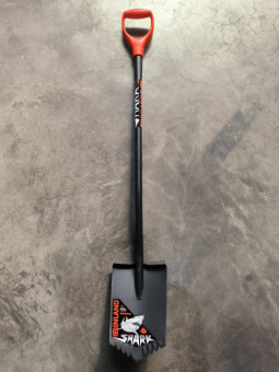 Лопата штыковая сварная с овальным черенком и зубьями Shark  FINLAND 2331