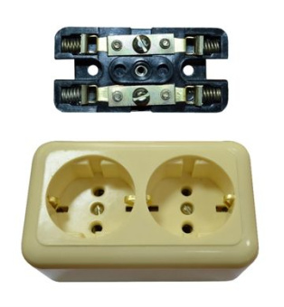 Розетка ОП 2-мест. с з/к с подпр. конт. слон.кость 10А/250В (упак.90) РА10-015